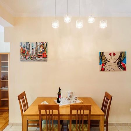 Athens Strawberry Hideaway - City Chic Retreat Екстериор снимка