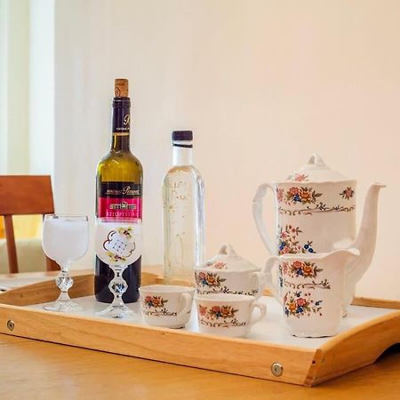 Athens Strawberry Hideaway - City Chic Retreat Екстериор снимка