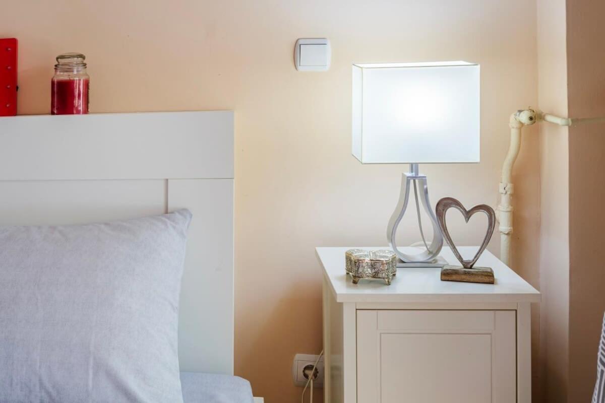 Athens Strawberry Hideaway - City Chic Retreat Екстериор снимка