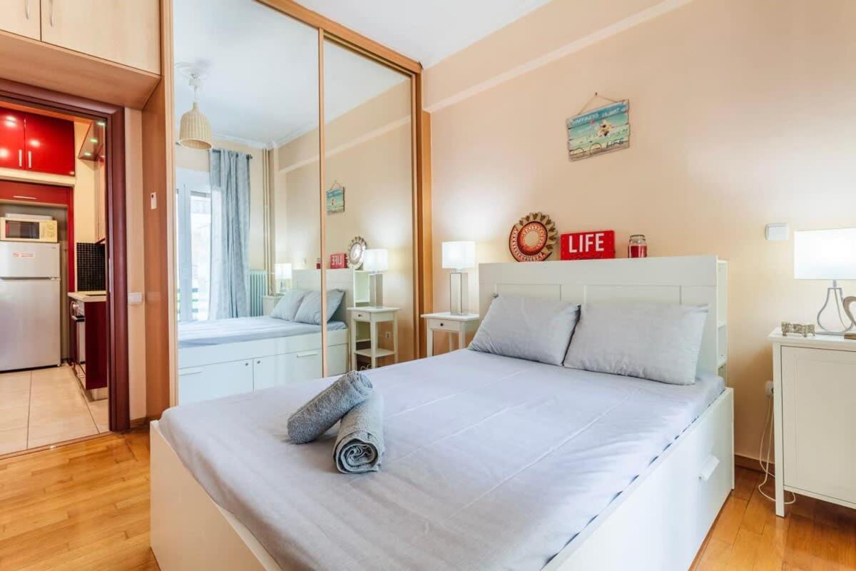 Athens Strawberry Hideaway - City Chic Retreat Екстериор снимка
