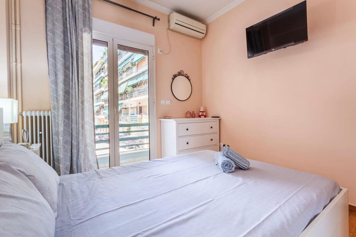 Athens Strawberry Hideaway - City Chic Retreat Екстериор снимка