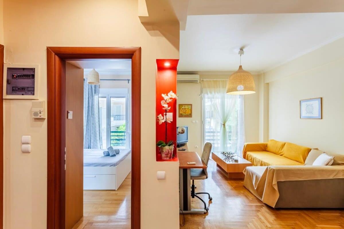 Athens Strawberry Hideaway - City Chic Retreat Екстериор снимка