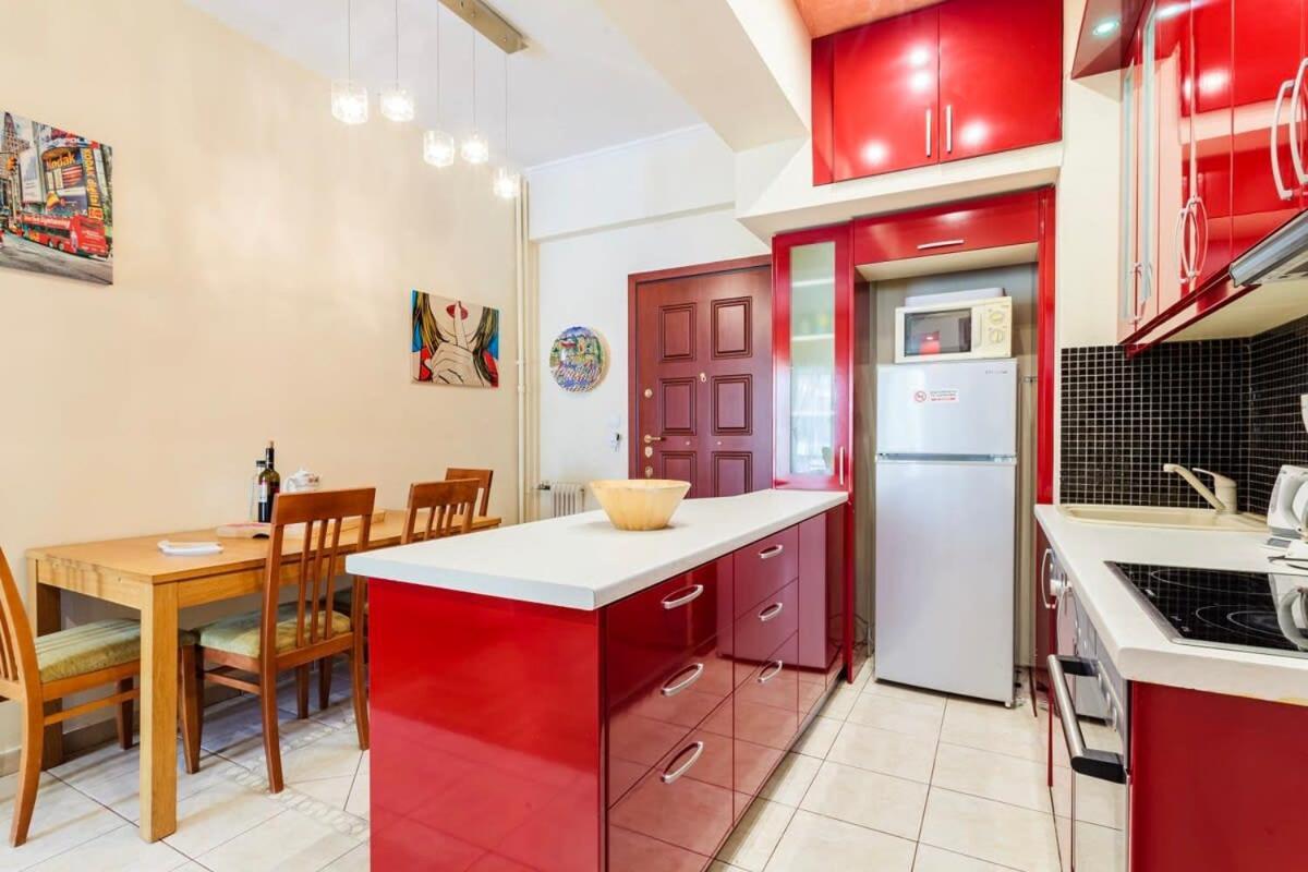 Athens Strawberry Hideaway - City Chic Retreat Екстериор снимка