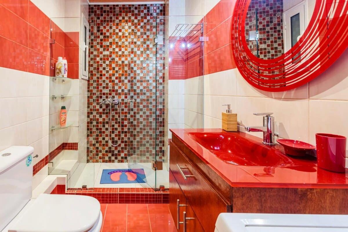 Athens Strawberry Hideaway - City Chic Retreat Екстериор снимка