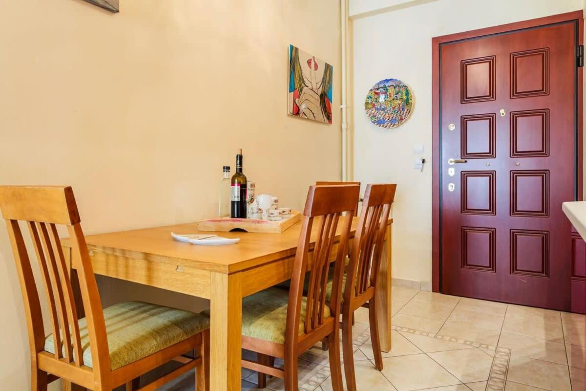 Athens Strawberry Hideaway - City Chic Retreat Екстериор снимка