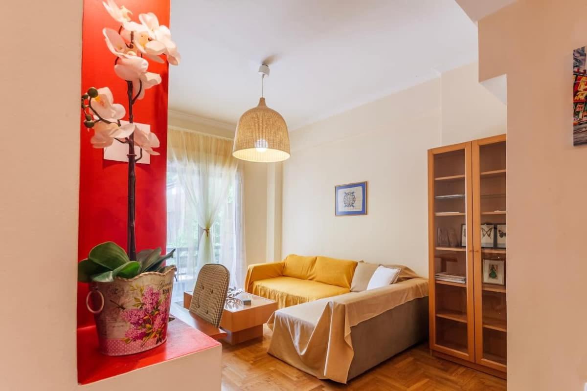Athens Strawberry Hideaway - City Chic Retreat Екстериор снимка