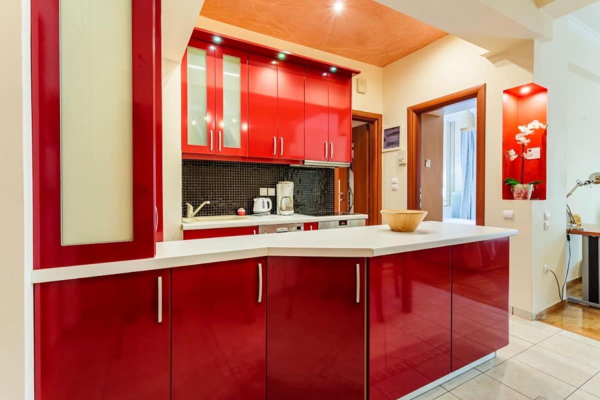 Athens Strawberry Hideaway - City Chic Retreat Екстериор снимка